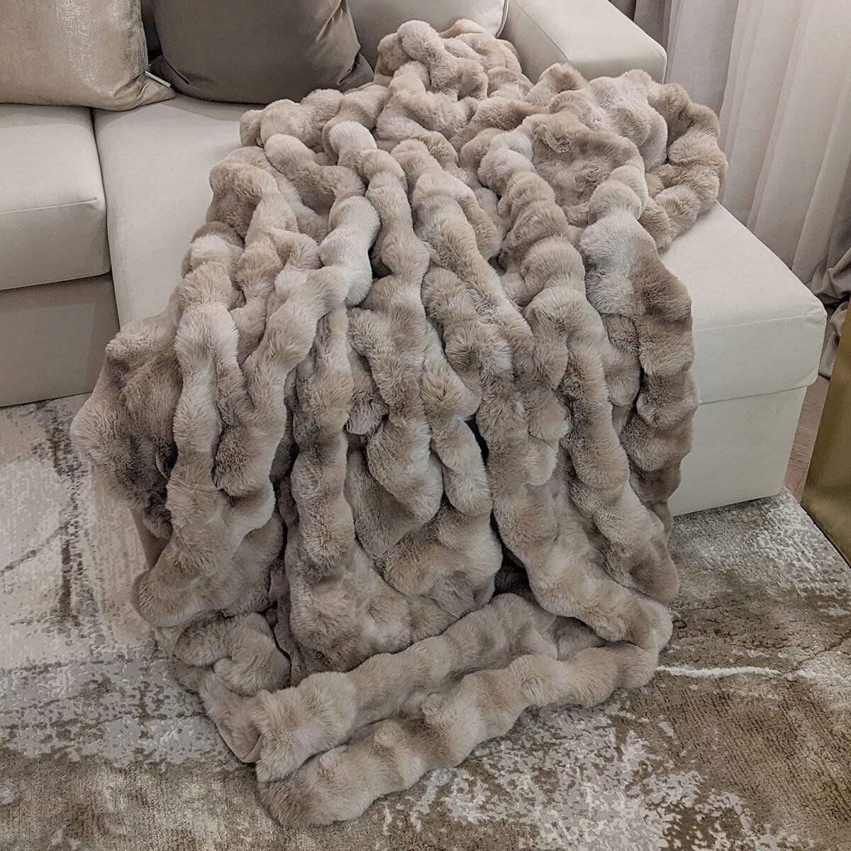 Geneva Bubble Effect Natural Two-toned Luxury Cosy Throw