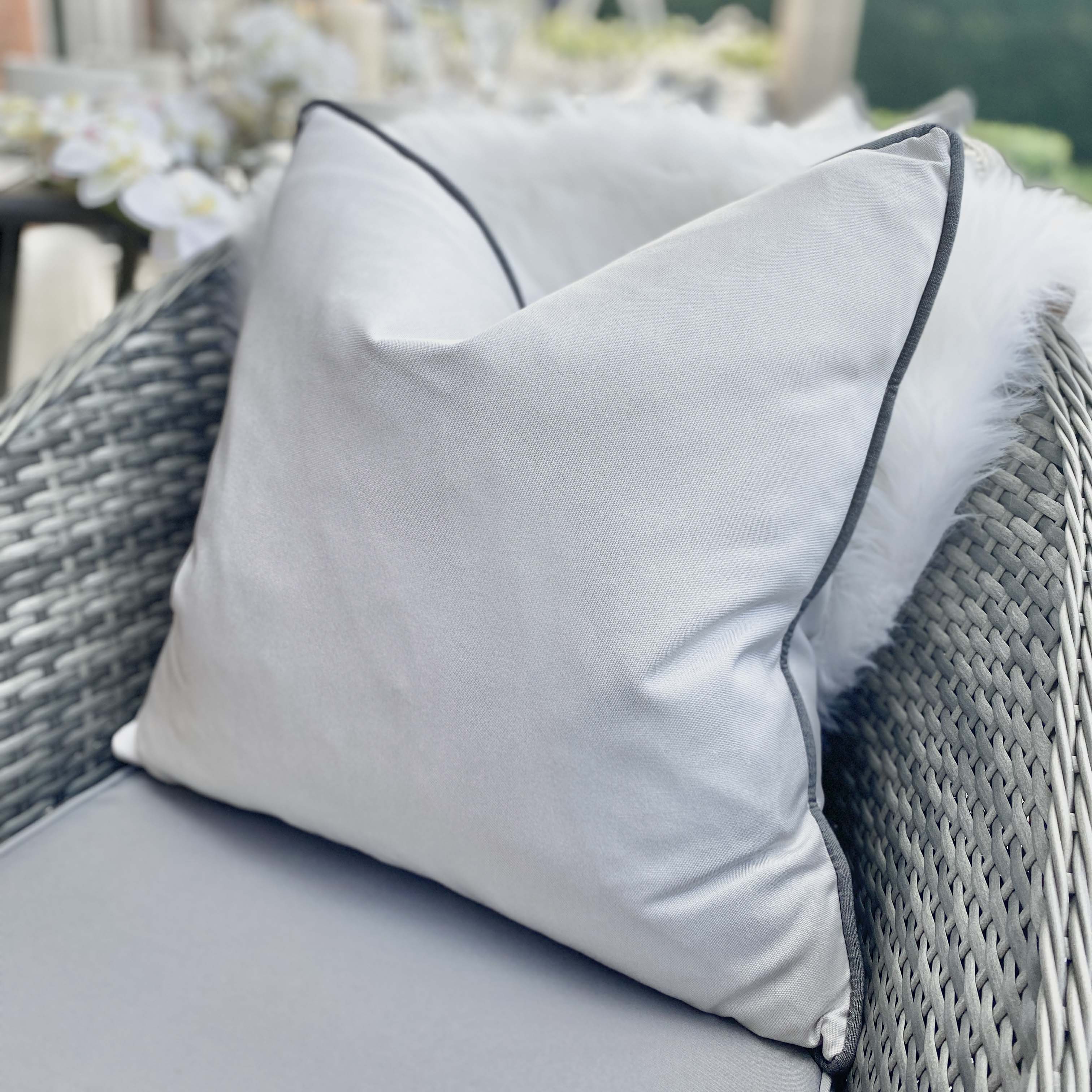 Solaire Mist Outdoor Cushion with Seal Piping - 50 x 50cm